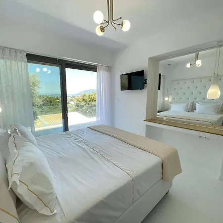 Ouranos - Luxurius Modern Pool, Close To The Villa *